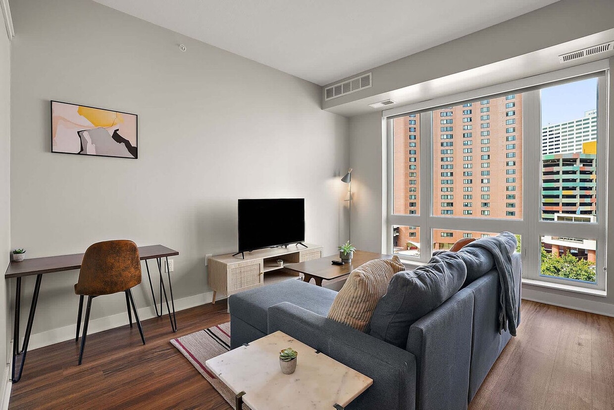 Foto principal - 1410 Nicollet Ave
