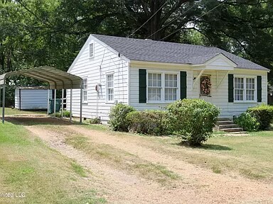 Building Photo - 213 Lindale St