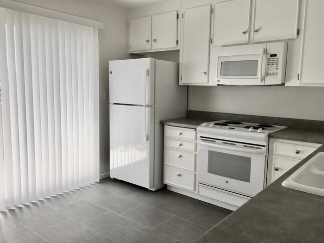 Kathleen 2BR, 1BA - Olive Tree Apartments