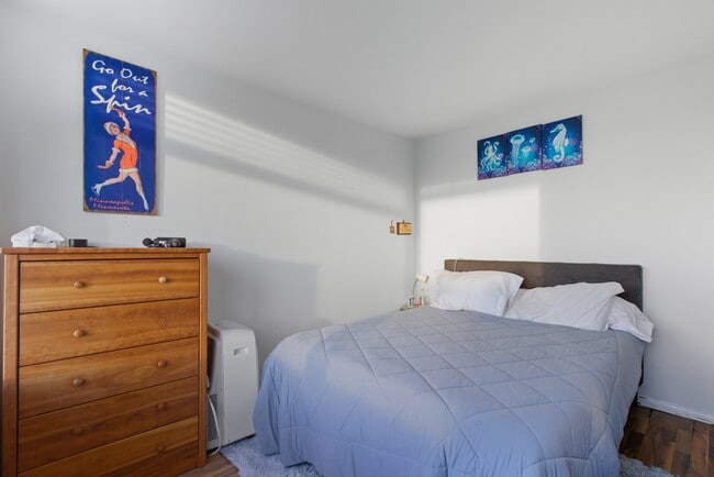 Building Photo - 1355 N Sandburg Ter