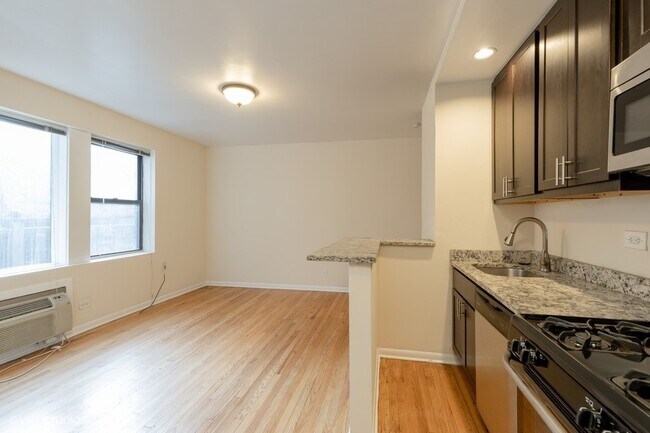 Foto del edificio - 1504 N Dearborn Pkwy