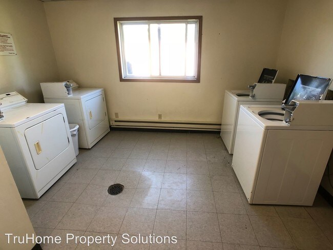 Foto del edificio - 2134 8th Ave NW