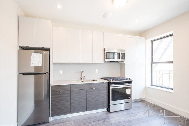 Building Photo - 1578 Union Street #3B2R