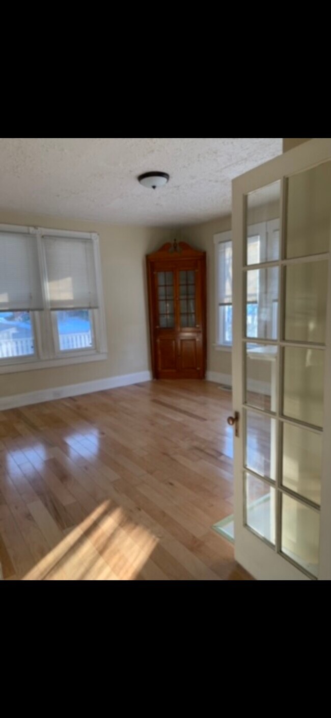 518 W Loveland Ave, Loveland, OH 45140 Townhome Rentals in Loveland