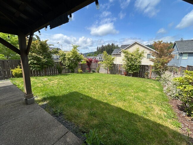 Building Photo - Beautiful 4 Bedroom, 2.5 Bath Home in Newberg- Pet Friendly!