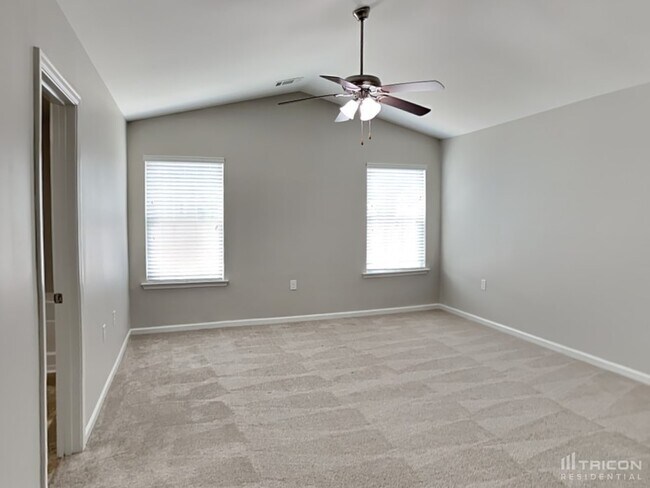 Building Photo - 2028 Stoney Pointe Cir