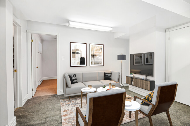 Building Photo - Beautiful Bright and airy apartment in tre...