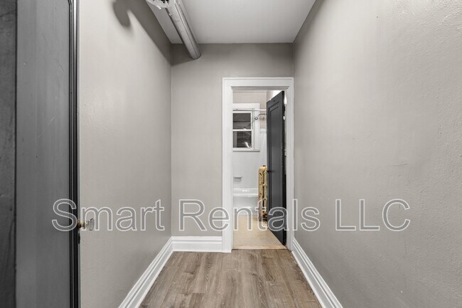 Foto del edificio - 5618 S Grand Blvd