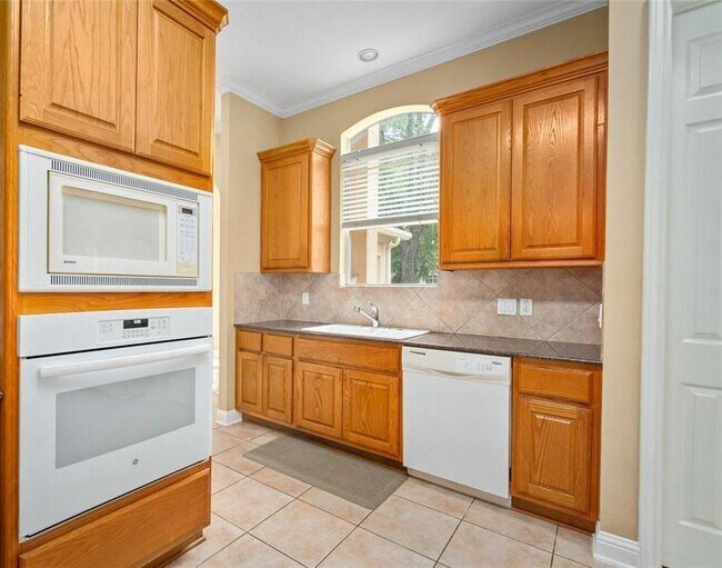 Foto del edificio - 5318 Val Verde St