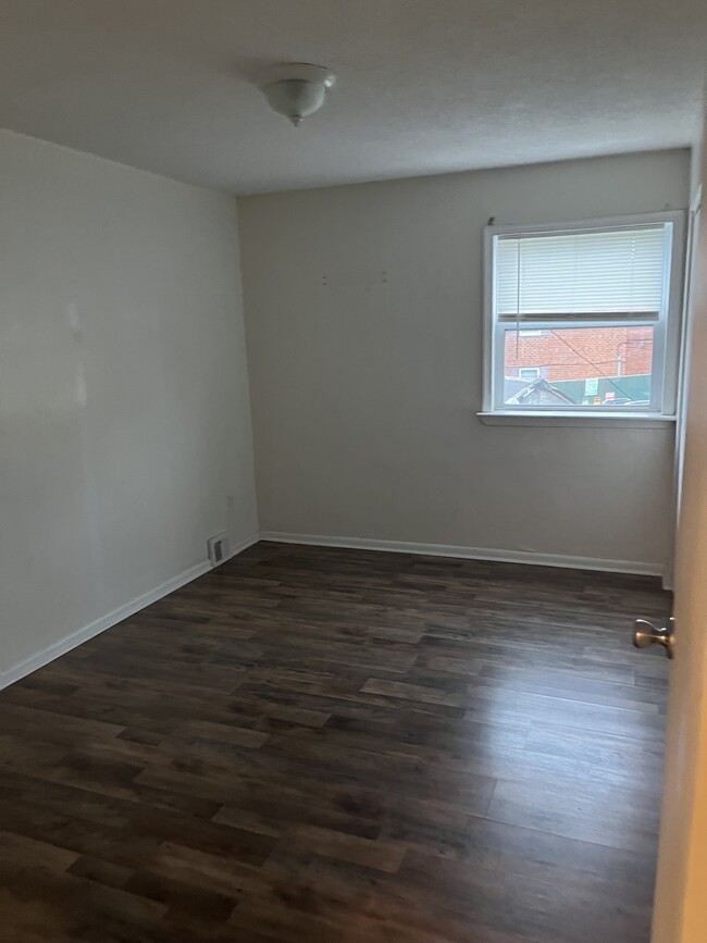 Building Photo - 2649 Tremont St