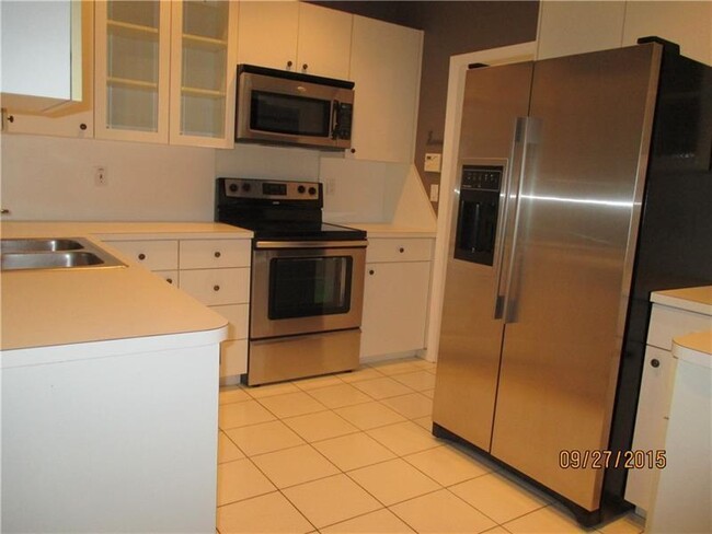 Building Photo - 5426 Pointe Villa Dr