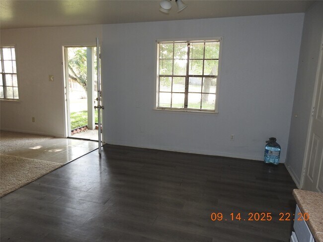 Foto del edificio - 34818 Lake Point Lk