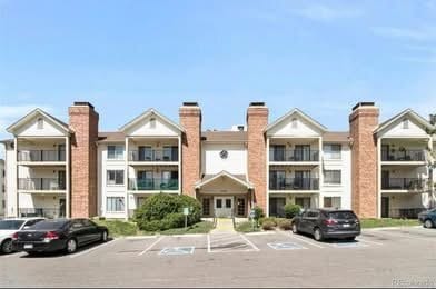 Building Photo - 401 S Kalispell Way