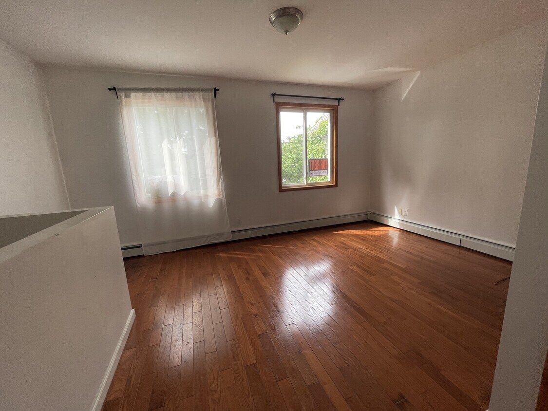 15019 41st Ave, Flushing, NY 11354 House Rental in Flushing, NY