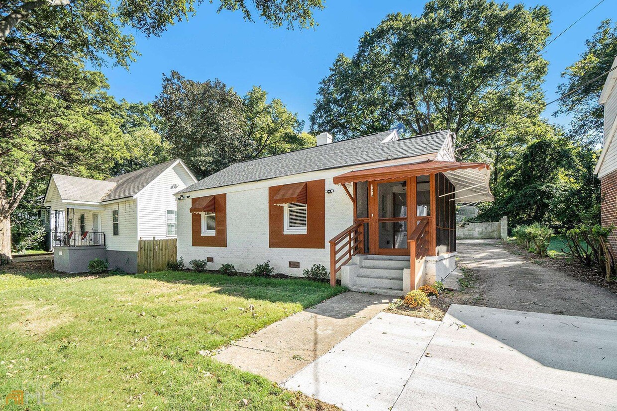 Primary Photo - 1324 Bernard St NW