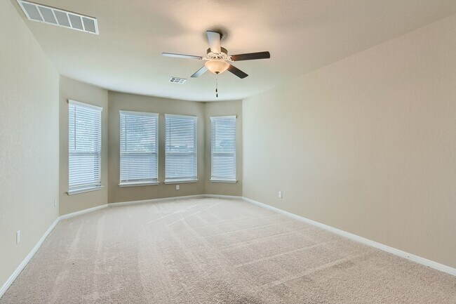 Foto del edificio - 4 Bedrooms 3 and 1/2 Baths