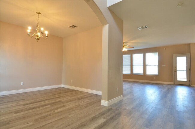 Foto del edificio - 1214 Heritage Park Dr