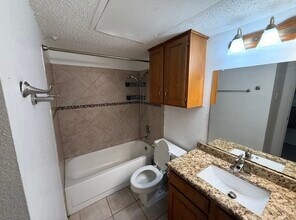 Building Photo - 2610 Encina Dr