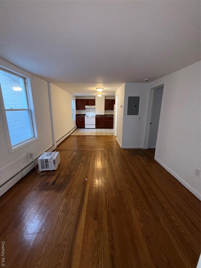 Building Photo - 58 Gifford Ave