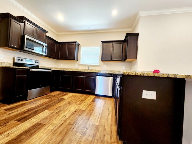 Building Photo - 542 Sunflower Dr