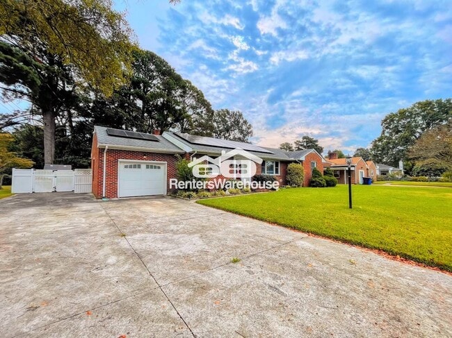 Building Photo - 3305 Camellia Dr