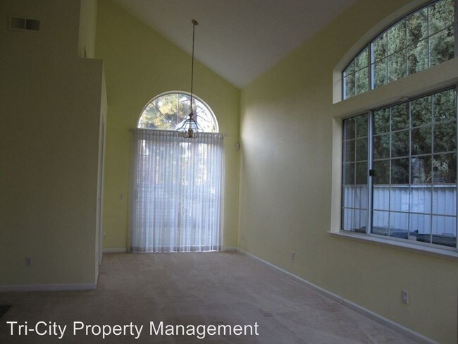 Building Photo - 3 br, 2.5 bath House - 5067 Amberwood Drive