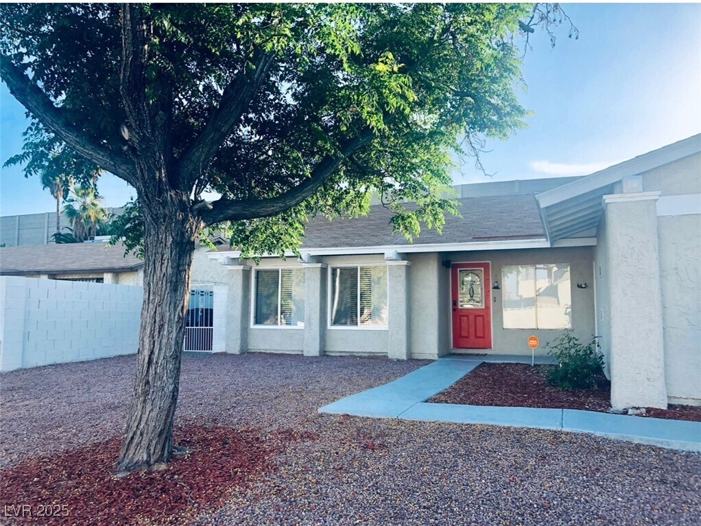 Foto principal - 3835 Chutney St