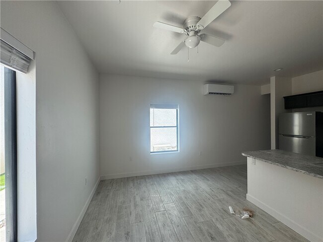 Foto del edificio - 2076 Swanson Ave