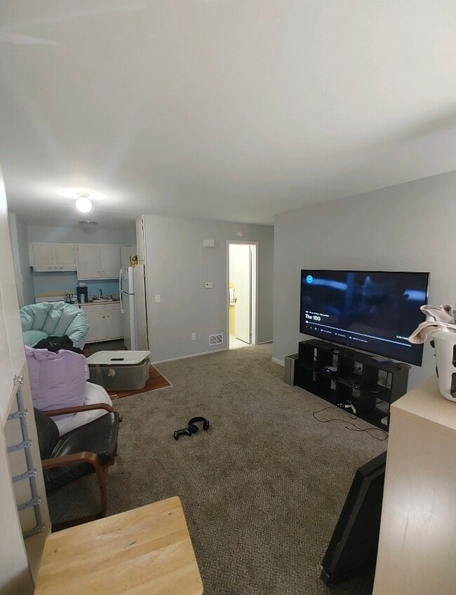 Building Photo - 156 Chestnut St