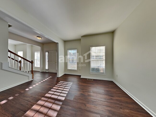 Foto del edificio - 508 Goatsbeard Ct
