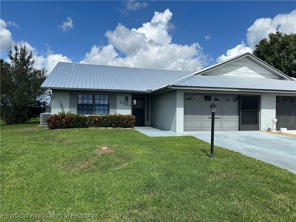 Primary Photo - 2531 N Orangewood St