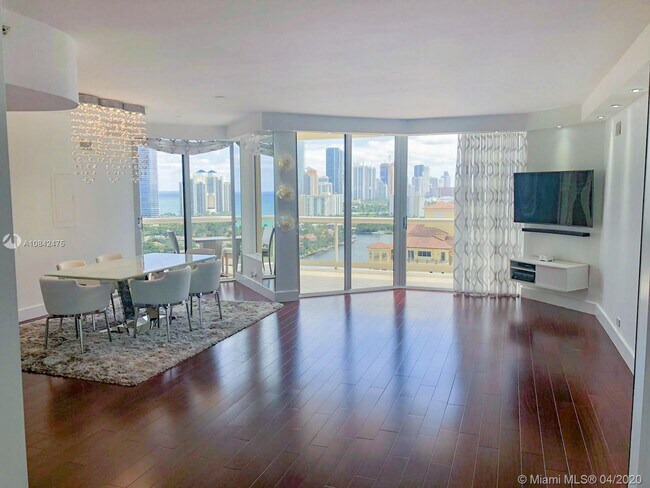 Building Photo - 20191 E Country Club Dr
