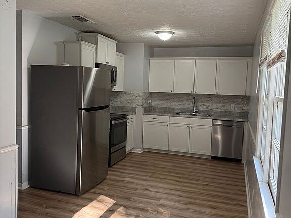 Foto del edificio - 3931 Hartness St