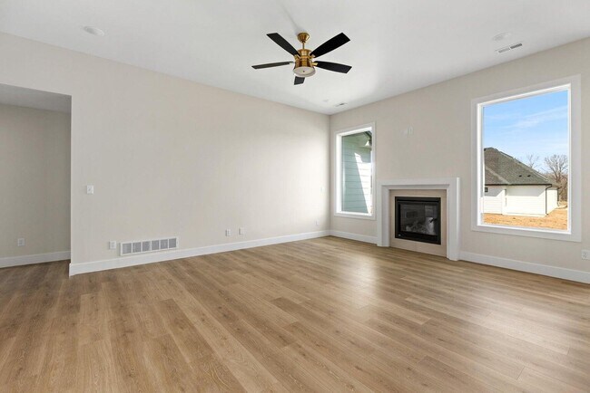 Foto del edificio - 4501 Royal County Rd