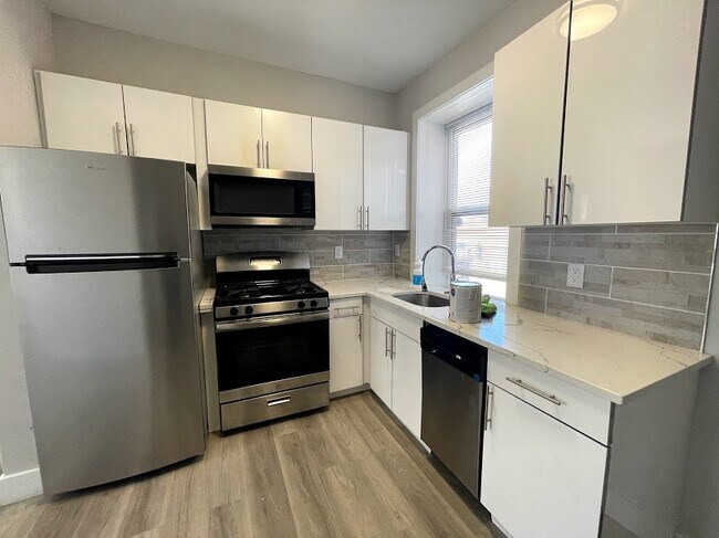 Building Photo - 417 54th St