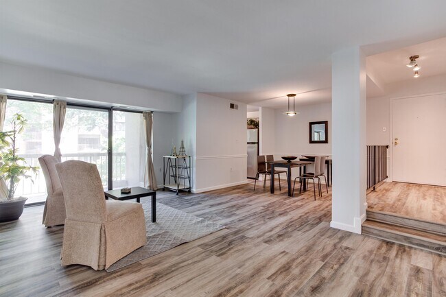 Foto del edificio - 15607 Dorset Rd
