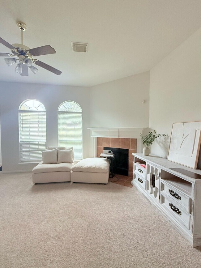 Building Photo - 6338 Big Oak Canyon Dr