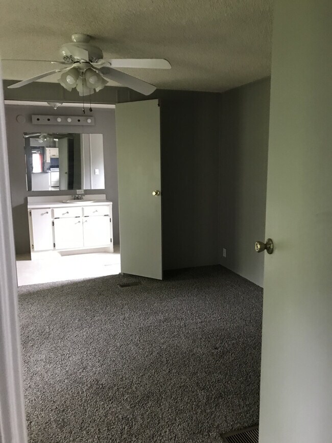 Foto del edificio - 339 Cain Road Mobile Home