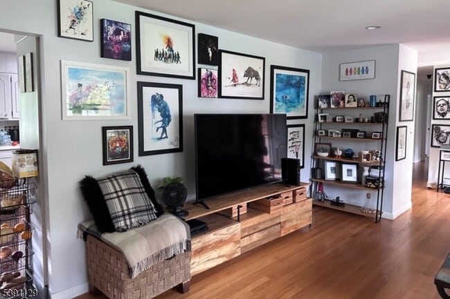 Building Photo - 6 Reiners Rd