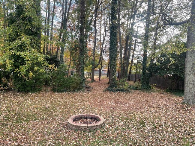 Building Photo - 1310 Gleneagle Ct