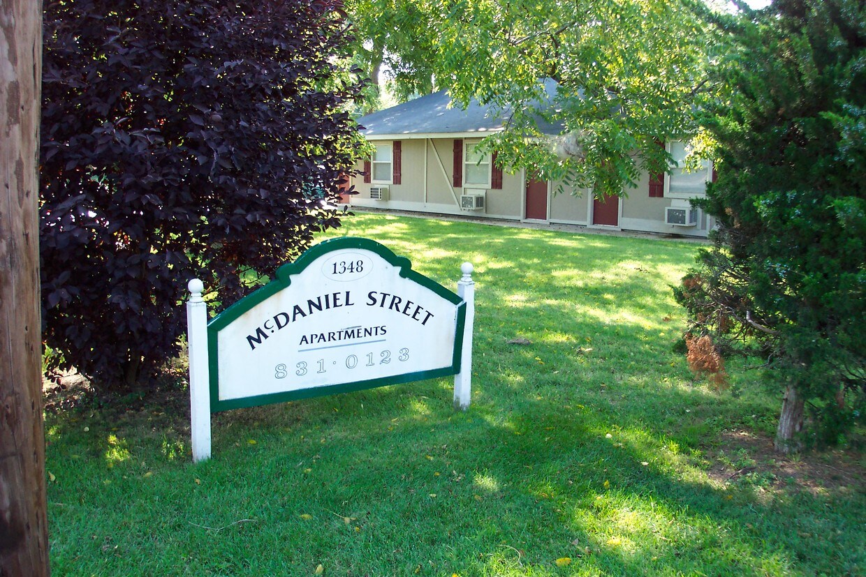 1348 E McDaniel St, Springfield, MO 65802 Apartments in Springfield