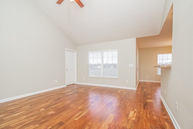 Foto del edificio - 406 Birdstone Dr
