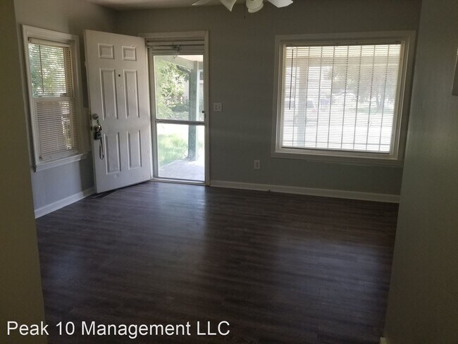 Building Photo - 3 br, 1 bath House - 2000 E 10th