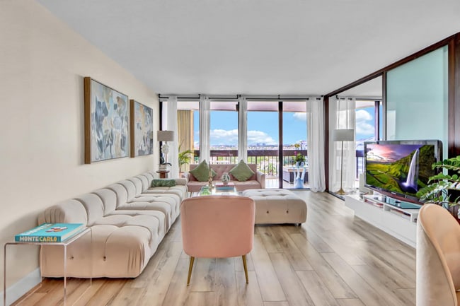 Building Photo - 2000 Presidential Way