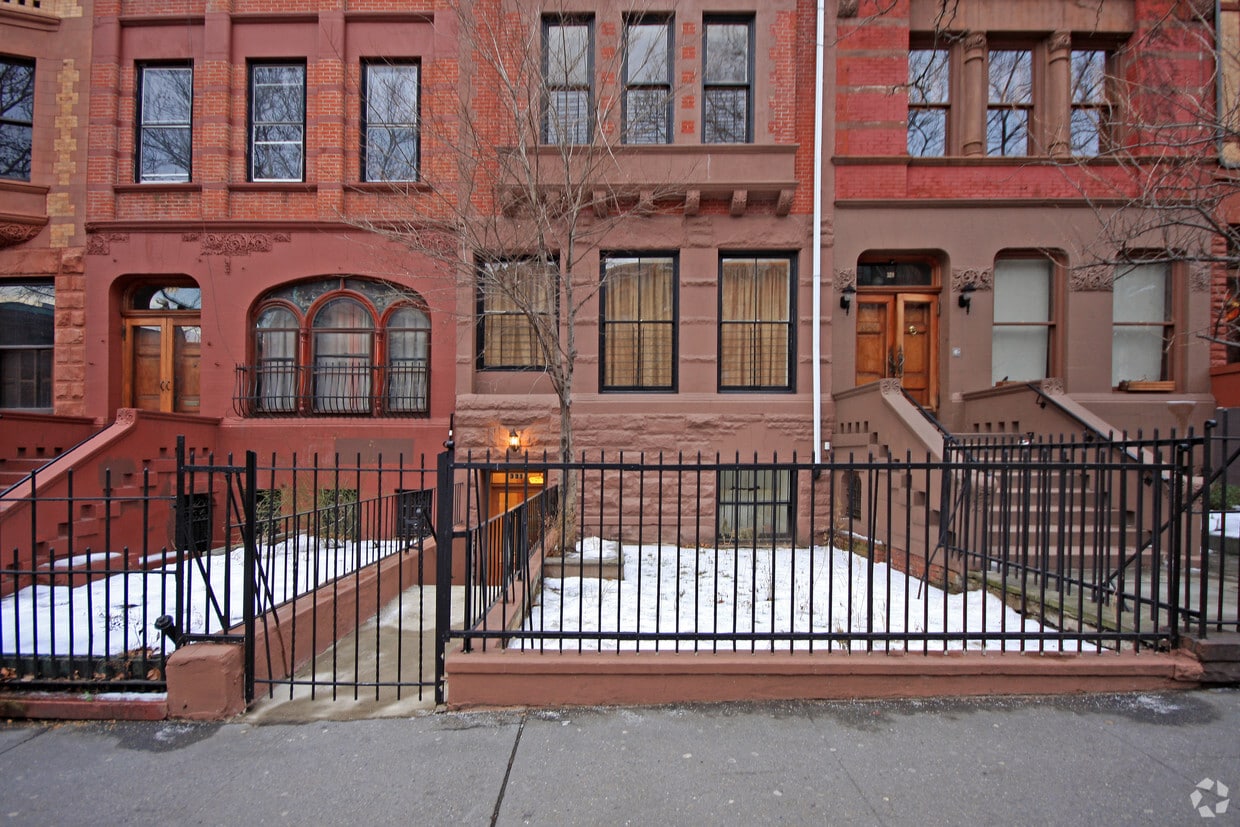Building Photo - 331 Convent Ave