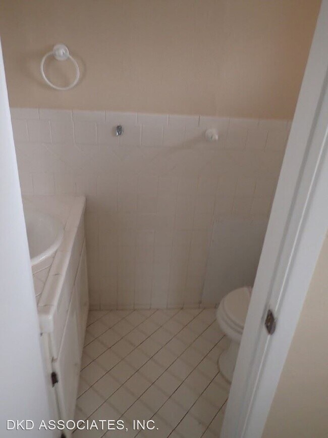 Building Photo - 3 br, 1.5 bath House - 8350 LYNN HAVEN