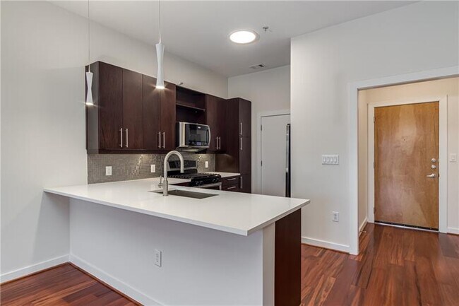 Foto del edificio - 870 Inman Village Parkway Northeast