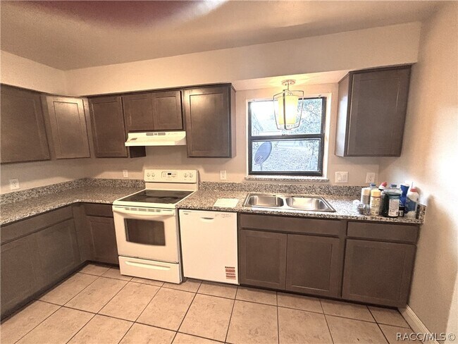 Foto del edificio - 1710 Tuttle St