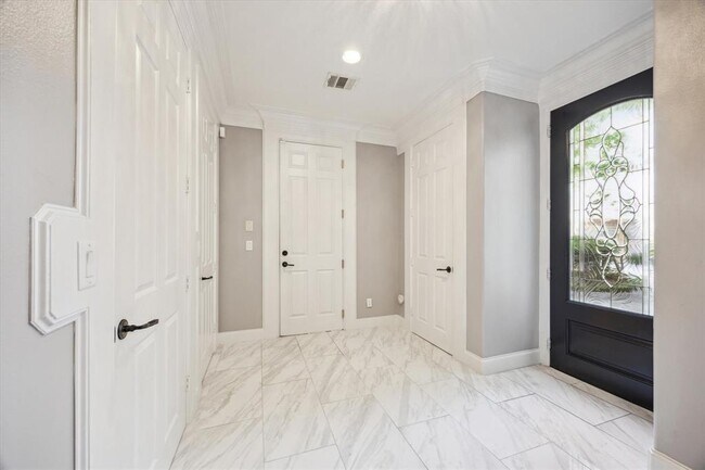Foto del edificio - 2137 Harold St