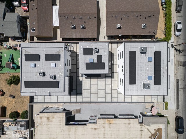 Foto del edificio - 6700 Kester Ave